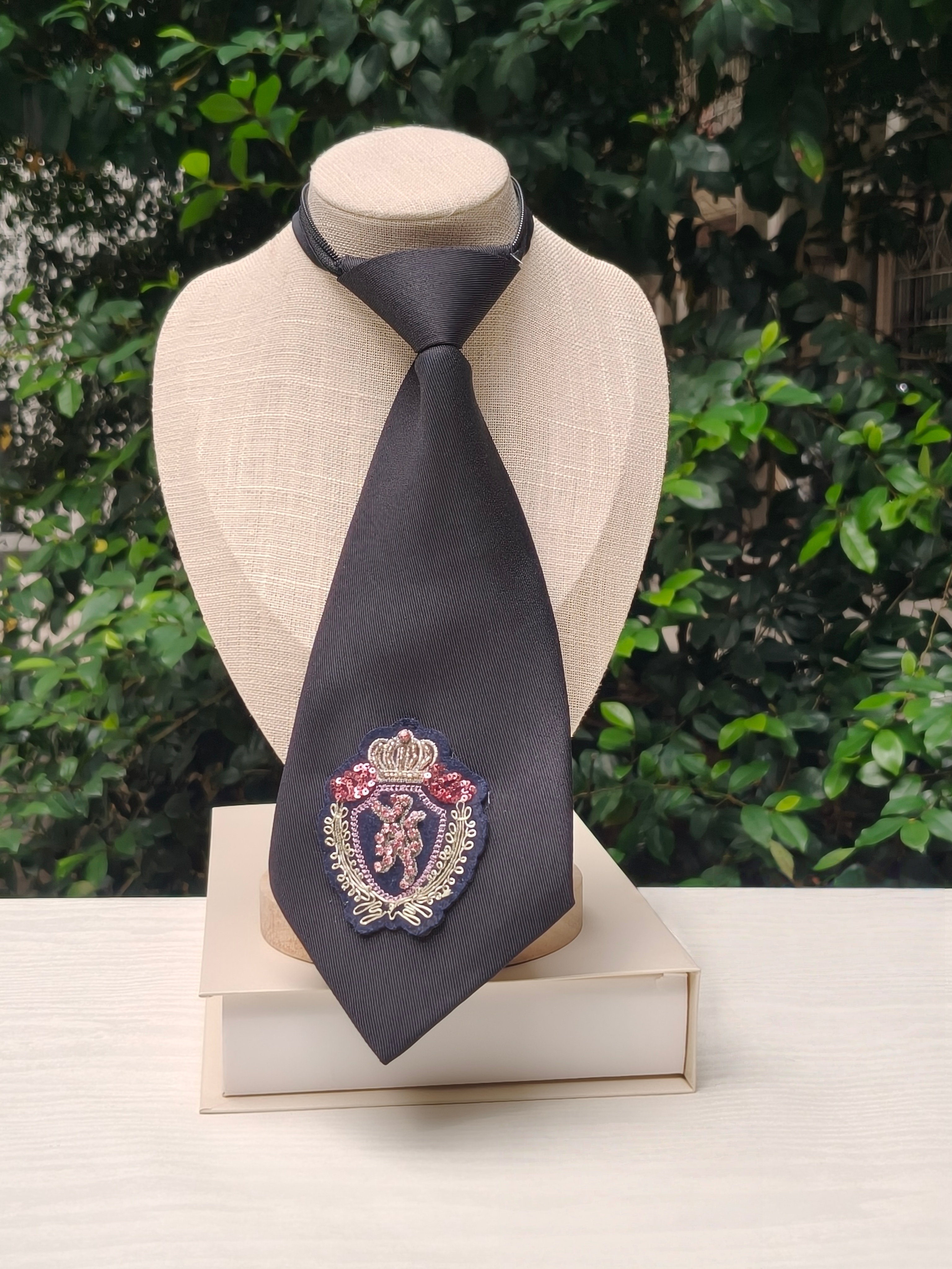 High-End Crown Badge Black Tie - Women Formal Wear Black ulasan dan harga