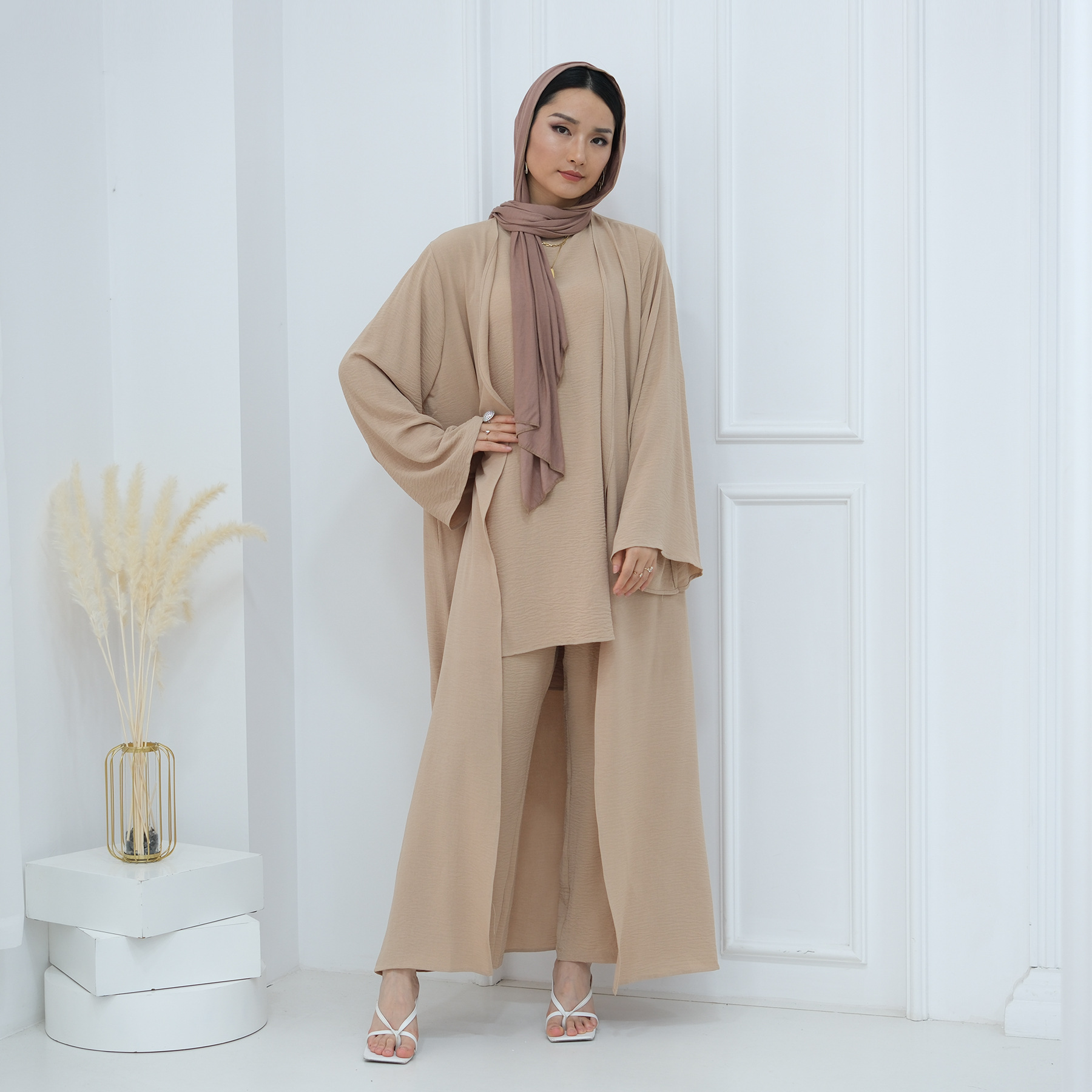 Authentic Set Contemporary Mon - Monochrome Suit Set ulasan dan harga